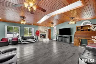 705 13th St W, Milan, IL 61264 - Photo 11