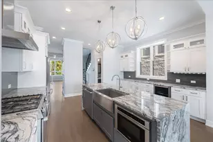 6241 S Woodlawn Ave, Chicago, IL 60637 - Photo 3