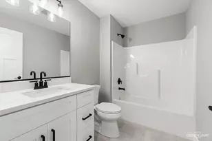 909 Bainbridge Ct, Sandwich, IL 60548 - Photo 19
