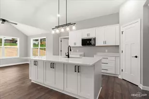 909 Bainbridge Ct, Sandwich, IL 60548 - Photo 7
