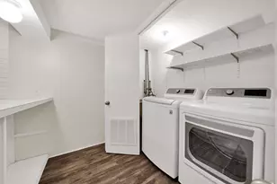 2006 W Farwell Ave, Chicago, IL 60645 - Photo 19