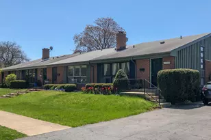 2774 Crawford Ave, Evanston, IL 60201 - Photo 3