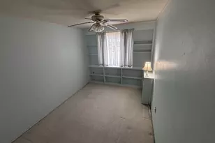 906 40th St Ct, Moline, IL 61265 - Photo 9