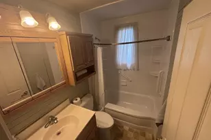 906 40th St Ct, Moline, IL 61265 - Photo 11
