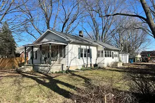 207 SW 6th St, Atlanta, IL 61723 - Photo 17