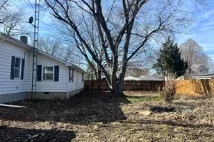 207 SW 6th St, Atlanta, IL 61723 - Photo 21