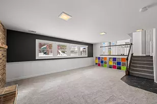 1919 N Pinetree Dr, Arlington Heights, IL 60004 - Photo 13