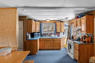 8822 86th Ave, Coal Valley, IL 61240 - Photo 5