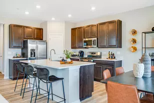 810 Lindsay Ln, West Dundee, IL 60118 - Photo 9