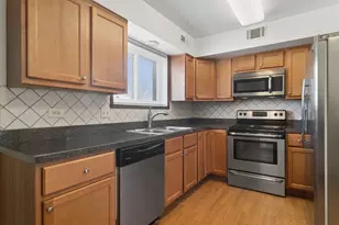 129 W Brandon Ct, Palatine, IL 60067 - Photo 5