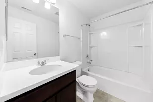 7109 Hidden Green Cir, Fox Lake, IL 60020 - Photo 9