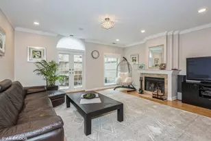 339 W Webster Ave, Chicago, IL 60614 - Photo 3