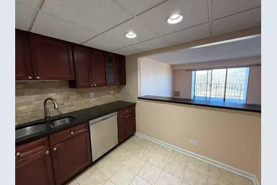 475 Plum Creek Drive #209, Wheeling, IL 60090 - Photo 11