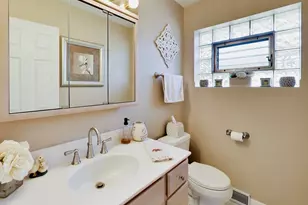 8547 W St Joseph Ave, Chicago, IL 60656 - Photo 15