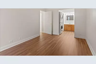 1975 Kenilworth Circle #B, Hoffman Estates, IL 60169 - Photo 11