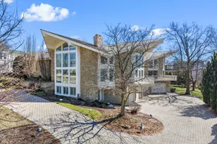 1916 Midwest Club Pkwy, Oak Brook, IL 60523 - Photo 1