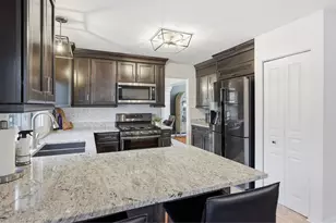 1268 Spaulding Rd, Bartlett, IL 60103 - Photo 11