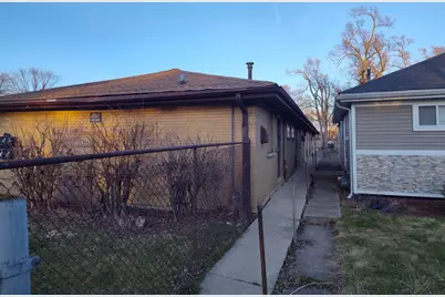 15731 Lexington Avenue, Harvey, IL 60426 - Photo 3