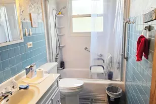 8811 W 92nd St, Hickory Hills, IL 60457 - Photo 11