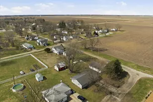 107 N Verry St, Armington, IL 61721 - Photo 3