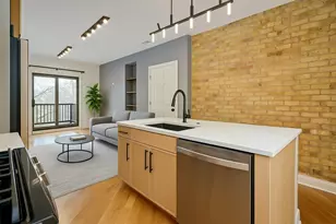 5200 N Winthrop Ave, Chicago, IL 60640 - Photo 5