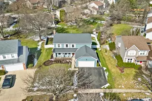 3218 Blackhawk Trail, Saint Charles, IL 60174 - Photo 3