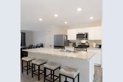 818 Briar Glen Court, Hampshire, IL 60140 - Photo 3