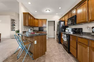 2315 Milan Ct, Champaign, IL 61822 - Photo 9