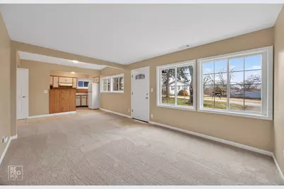 33704 N Oakland Drive, Gages Lake, IL 60030 - Photo 3