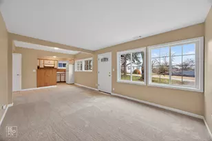 33704 N Oakland Dr, Gages Lake, IL 60030 - Photo 3