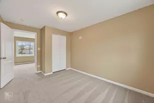 33704 N Oakland Dr, Gages Lake, IL 60030 - Photo 9