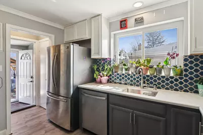 7641 Kilbourn Avenue, Skokie, IL 60076 - Photo 9