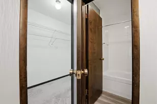 1050 Holbrook Rd, Homewood, IL 60430 - Photo 15