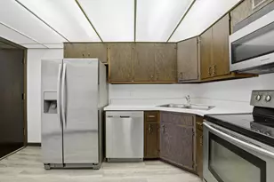 1050 Holbrook Rd, Homewood, IL 60430 - Photo 7