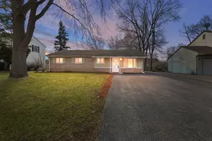 533 Redwood Rd, Bolingbrook, IL 60440 - Photo 3