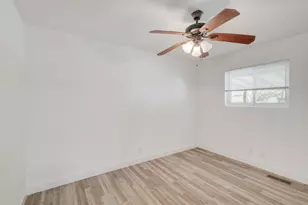 533 Redwood Rd, Bolingbrook, IL 60440 - Photo 9