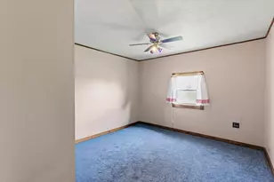 136 E Ohio St, Sibley, IL 61773 - Photo 13