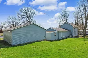 136 E Ohio St, Sibley, IL 61773 - Photo 25