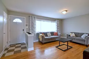 436 E Park Ave, Elmhurst, IL 60126 - Photo 3