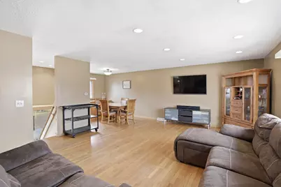 130 N Horner Lane, Mount Prospect, IL 60056 - Photo 5