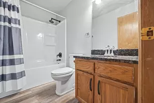 2211 Candlewick Dr SE, Poplar Grove, IL 61065 - Photo 21