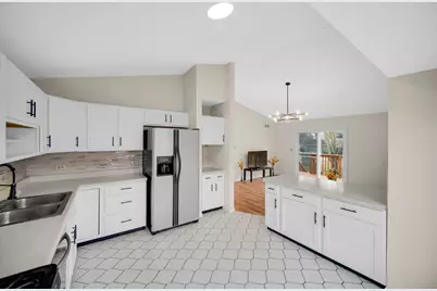 911 Wembley Drive, Island Lake, IL 60042 - Photo 3