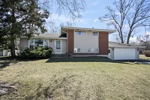 61 Miller Rd, Lake Zurich, IL 60047 - Photo 1