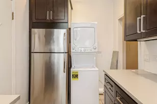 1327 W Addison St, Chicago, IL 60613 - Photo 5