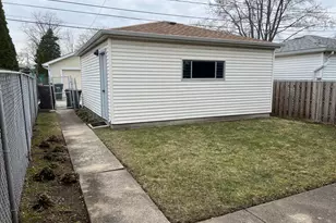 7810 Tripp Ave, Skokie, IL 60076 - Photo 3