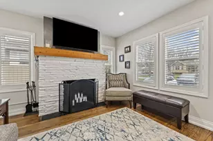 348 N Shady Ln, Elmhurst, IL 60126 - Photo 5