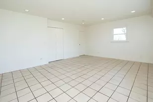 409 Lexington Dr, Schaumburg, IL 60173 - Photo 15