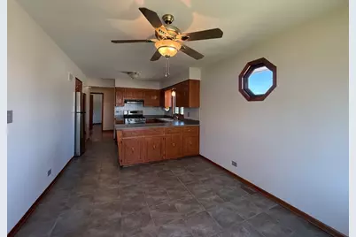 8301 Normandy Avenue, Burbank, IL 60459 - Photo 5