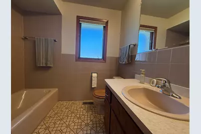 8301 Normandy Avenue, Burbank, IL 60459 - Photo 9