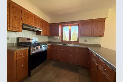 8301 Normandy Avenue, Burbank, IL 60459 - Photo 3